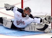 开云体育下载-布克爆发，尼克斯压哨击败新疆队，一场跨越时空的篮球幻想