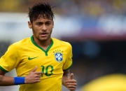 开云足球直播-戈贝尔持续制造杀伤，勇士关键战突围雄鹿，内线统治与外线韧性的对决