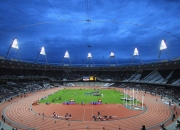 开云官方app入口-黄蜂正面击溃猛龙，浓眉成为关键先生，一场战术与意志的胜利