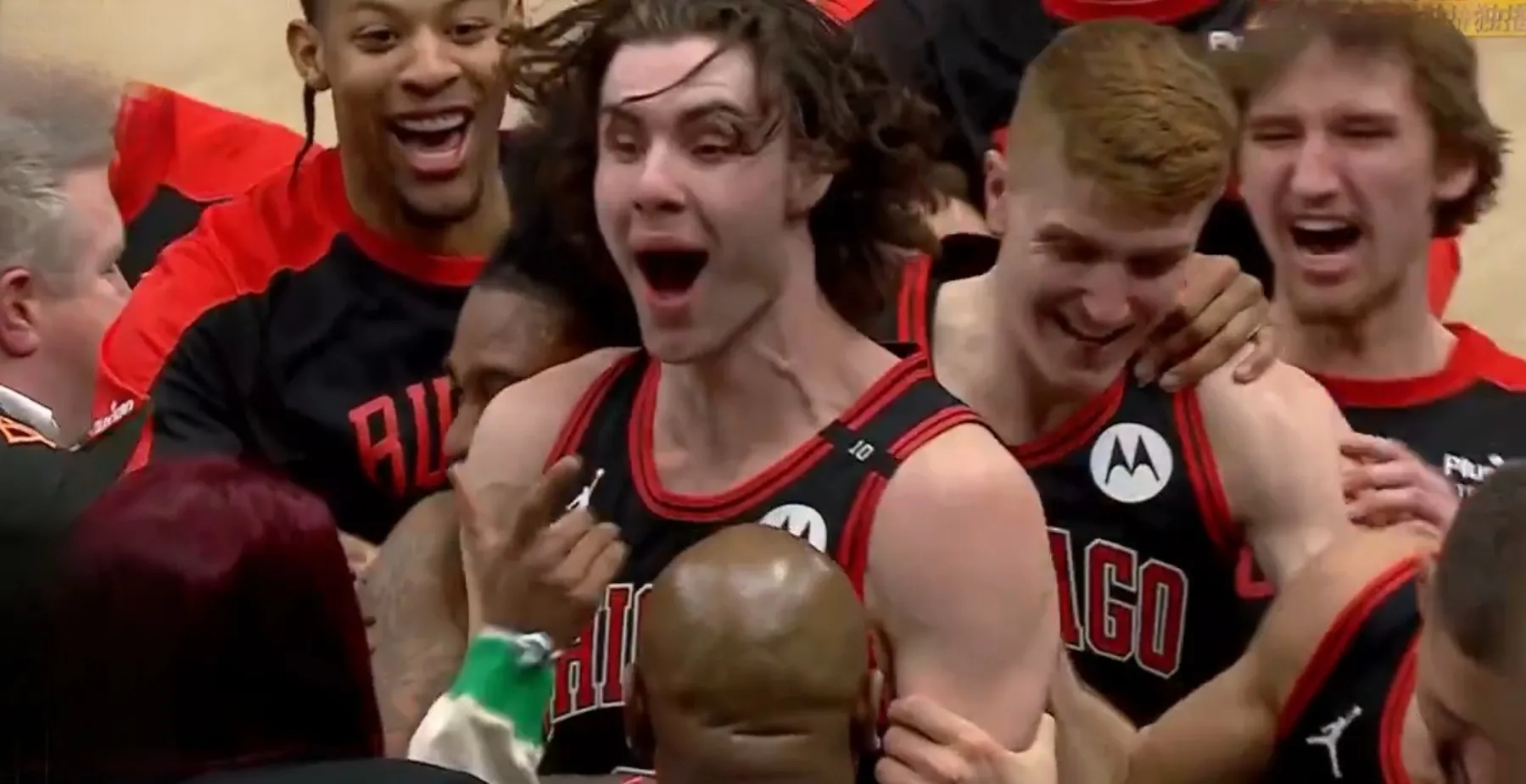 包含国王险胜公牛,西蒙斯统治全场的词条 包含国王险胜公牛,西蒙斯统治全场的词条