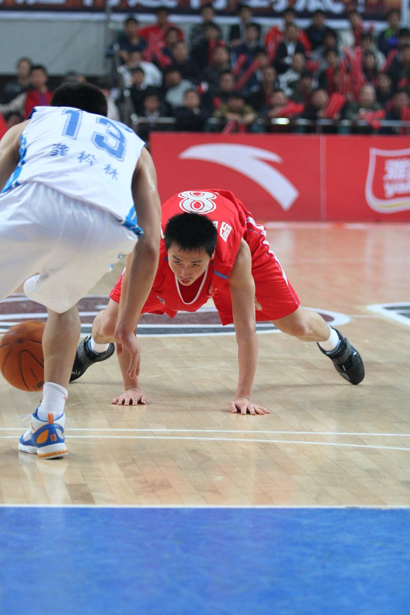 对手实力相当，比赛分数紧张