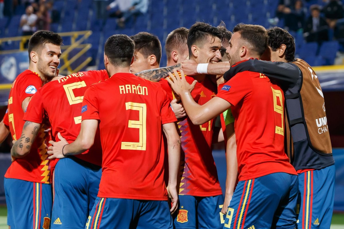 关于西班牙与波兰交锋,谁将占据优势?的信息 关于西班牙与波兰交锋,谁将占据优势?的信息