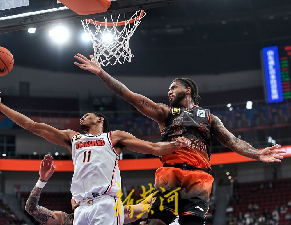 公牛控卫状态回升,全面发威助球队获胜的简单介绍 公牛控卫状态回升,全面发威助球队获胜的简单介绍