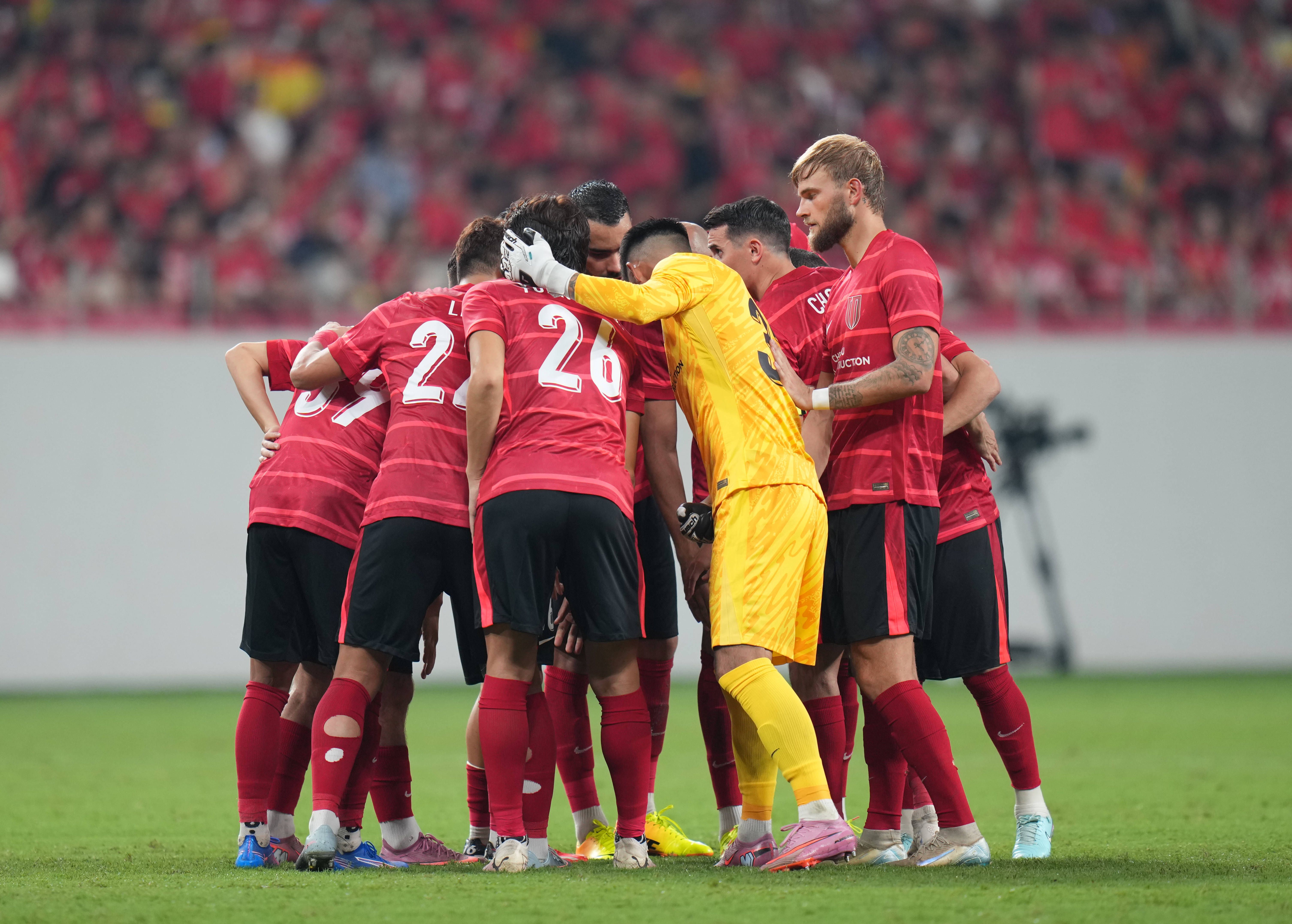 关于曼联客场惨败，小组出线形势岌岌可危的信息