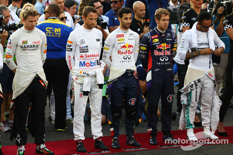 迈凯伦完胜梅赛德斯,汉密尔顿扛起全队的简单介绍 迈凯伦完胜梅赛德斯,汉密尔顿扛起全队的简单介绍