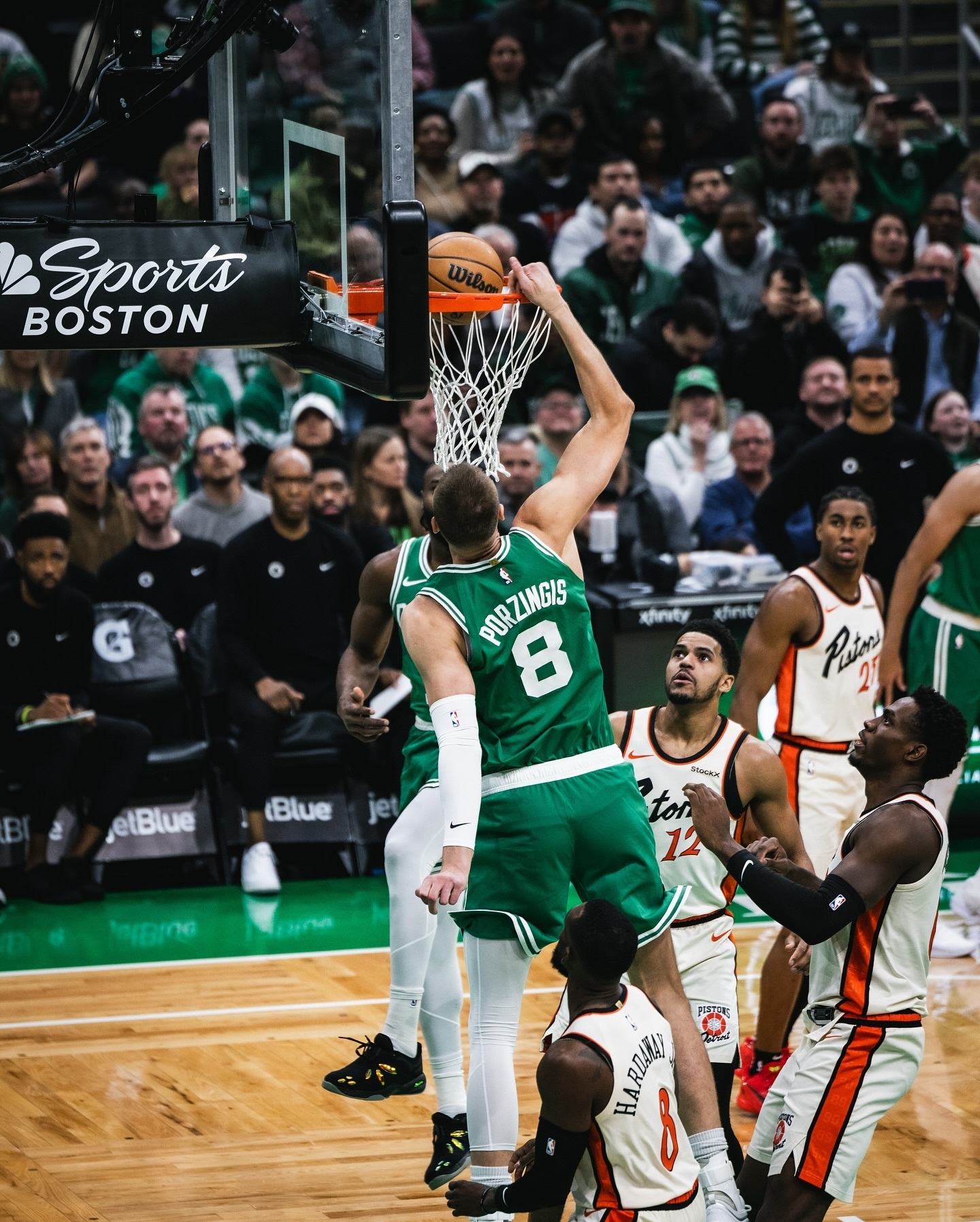 凯尔特人横扫福建队，欧文刷新纪录的简单介绍