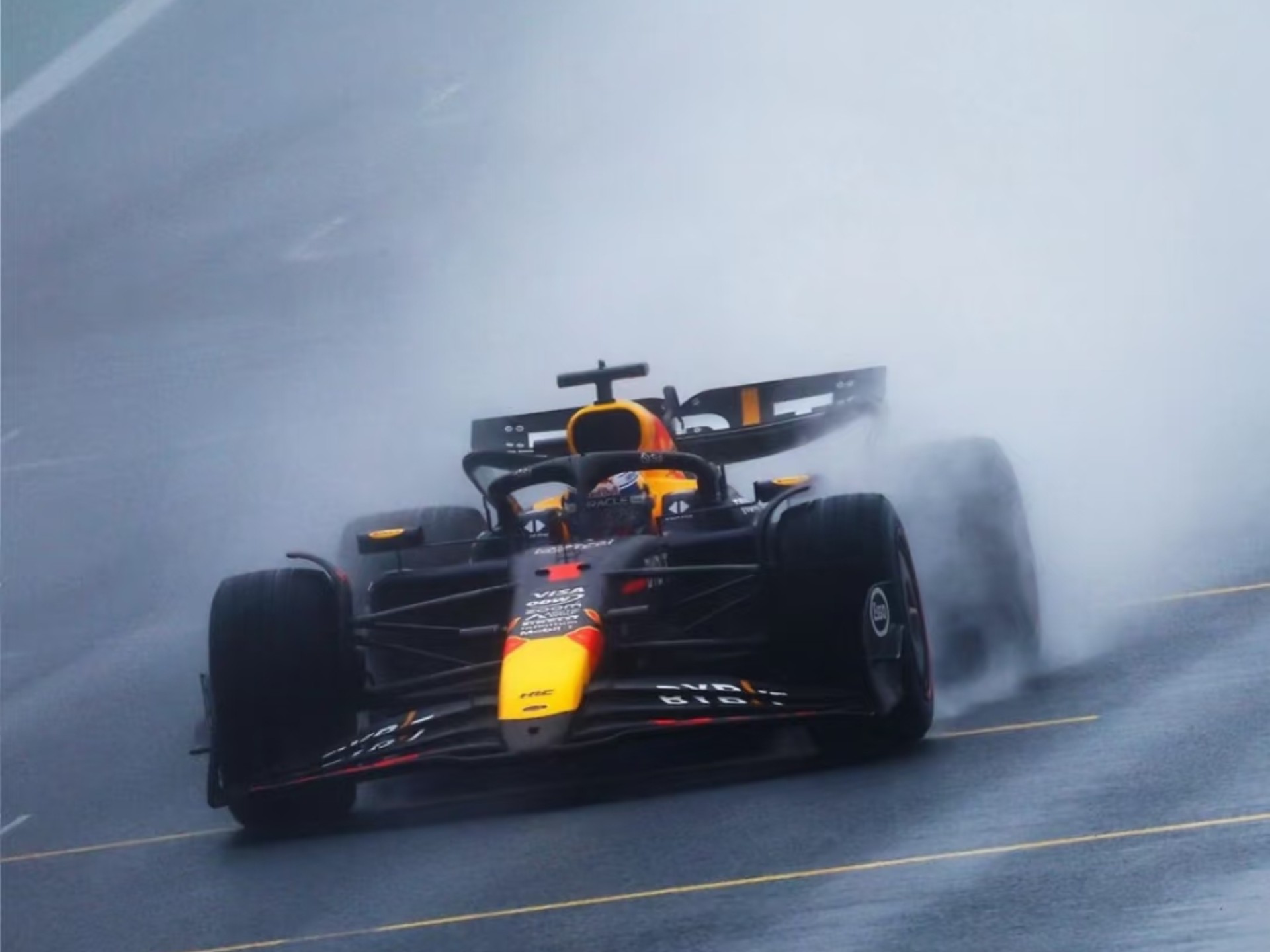 索伯车队绝杀威廉姆斯,维斯塔潘点燃赛场的简单介绍 索伯车队绝杀威廉姆斯,维斯塔潘点燃赛场的简单介绍