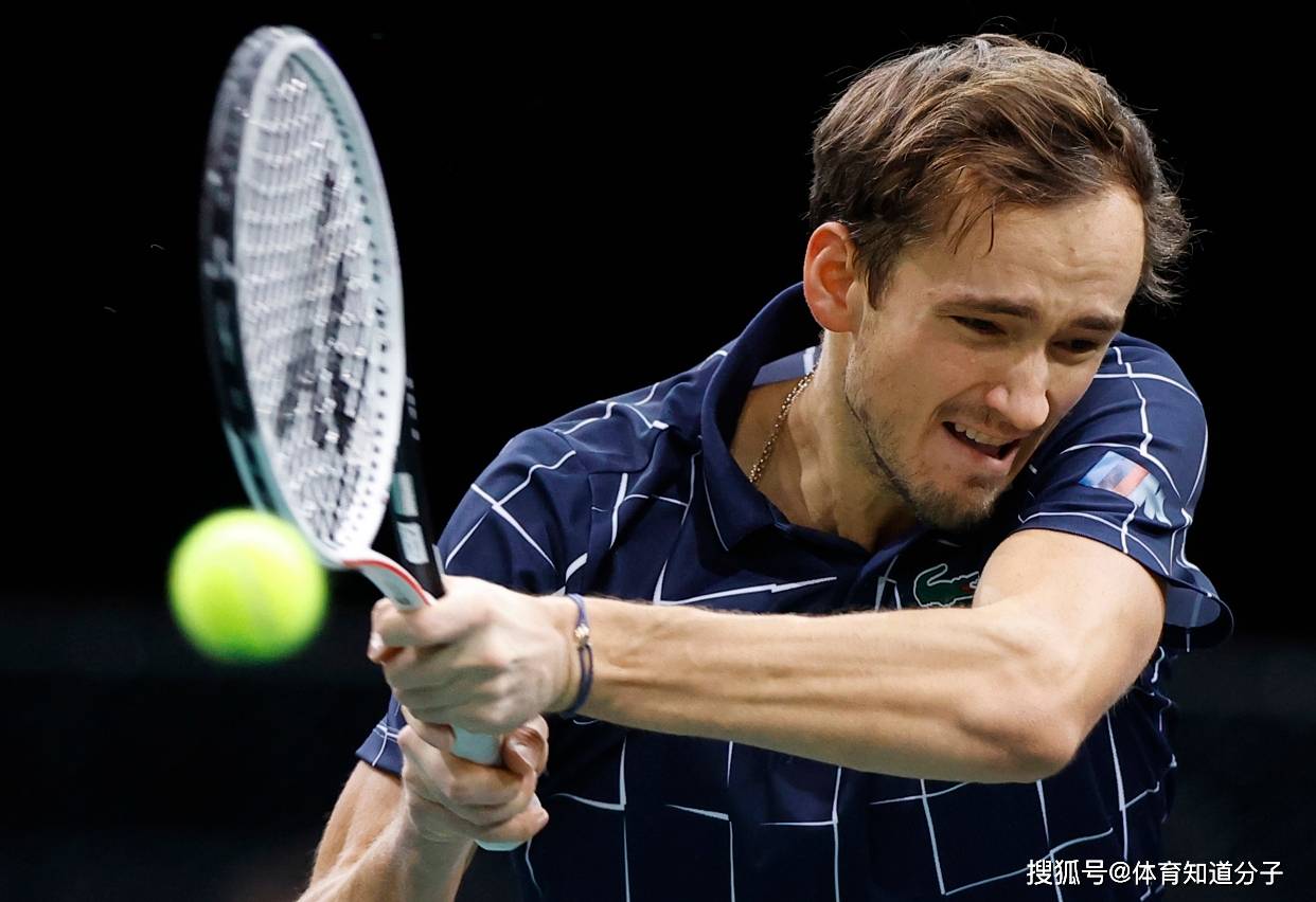 关于拉沃尔杯鏖战年终总决赛，梅德韦杰夫惊艳四座的信息