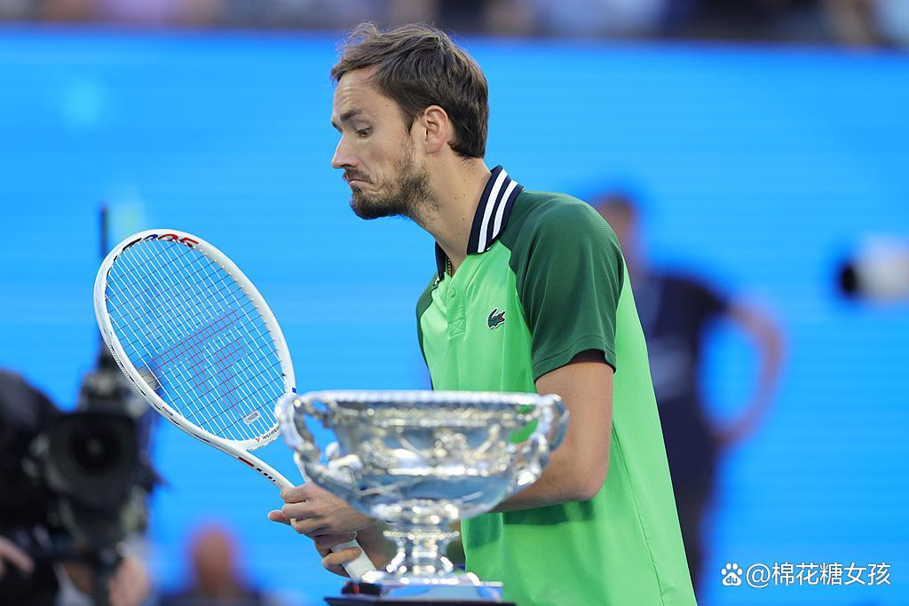 温网险胜年终总决赛，梅德韦杰夫关键制胜