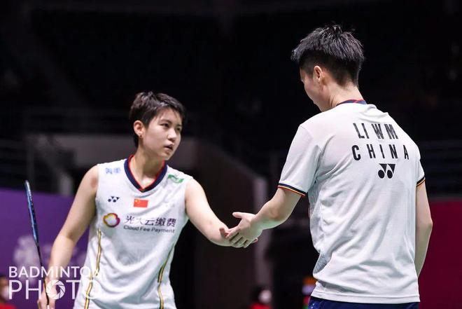 中国队鏖战日本队,李梓嘉扛起全队 中国队鏖战日本队,李梓嘉扛起全队