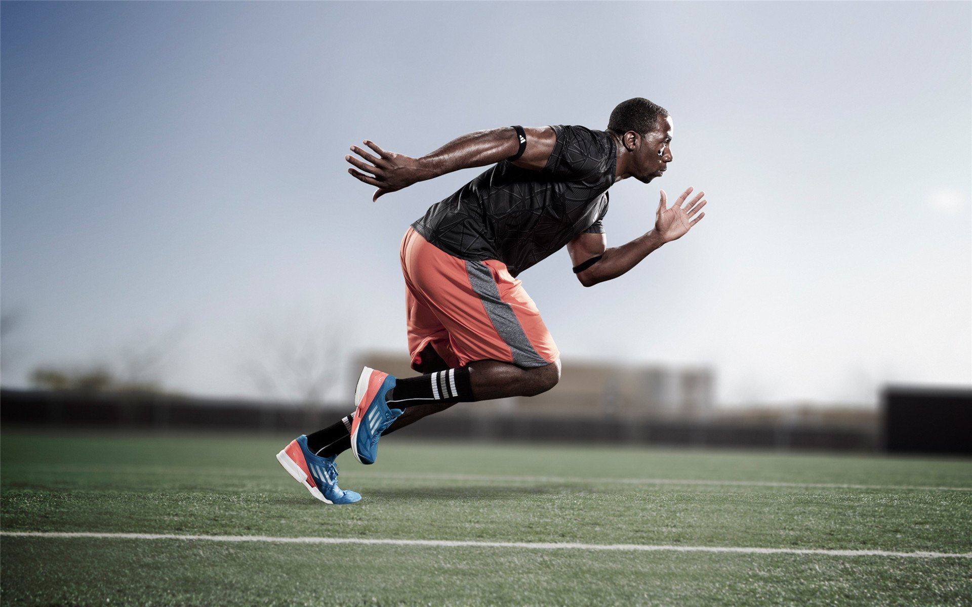 绿茵场上的阿兹特克对决，劳塔罗高光闪耀，墨西哥联队如何让曼联尝到古老足球智慧